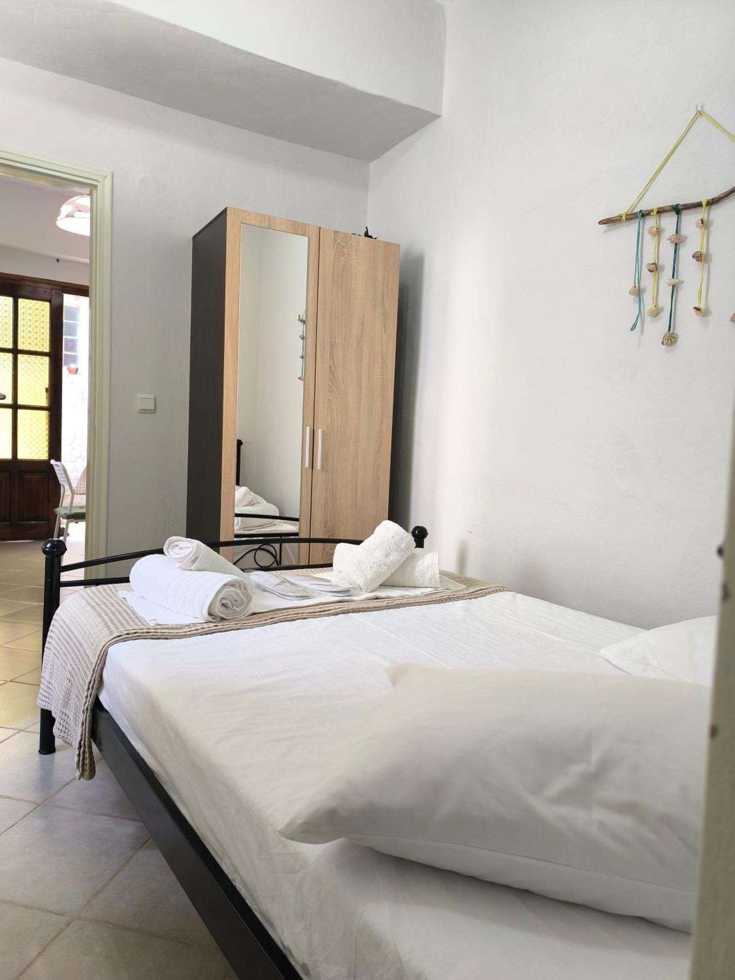 Poseidon Apartments جايوس الغرفة الصورة